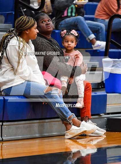 Thumbnail 3 in Lindale vs. Pittsburg (UIL 4A Region 2 Bi-District Playoff) photogallery.