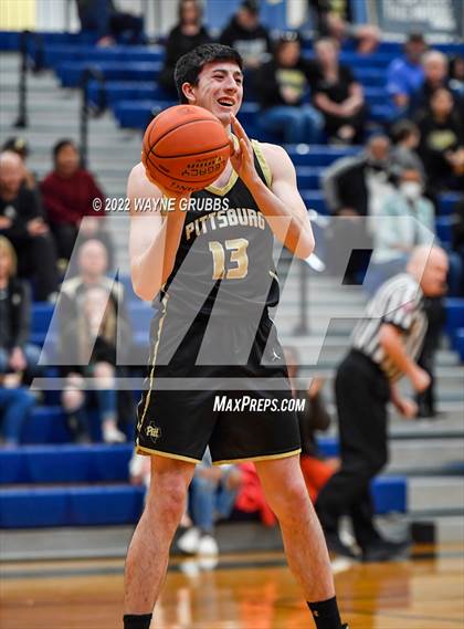 Thumbnail 2 in Lindale vs. Pittsburg (UIL 4A Region 2 Bi-District Playoff) photogallery.