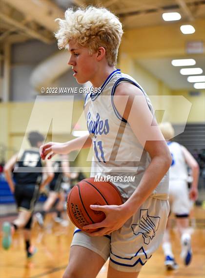 Thumbnail 3 in Lindale vs. Pittsburg (UIL 4A Region 2 Bi-District Playoff) photogallery.