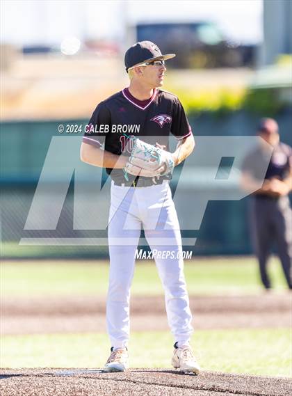 Thumbnail 3 in Maple Mountain vs. Salem Hills (UHSAA 5A Bracket Play) photogallery.
