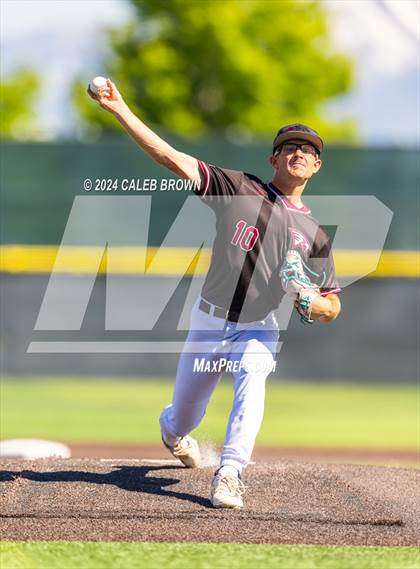Thumbnail 3 in Maple Mountain vs. Salem Hills (UHSAA 5A Bracket Play) photogallery.