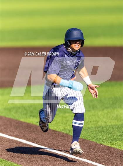 Thumbnail 3 in Maple Mountain vs. Salem Hills (UHSAA 5A Bracket Play) photogallery.