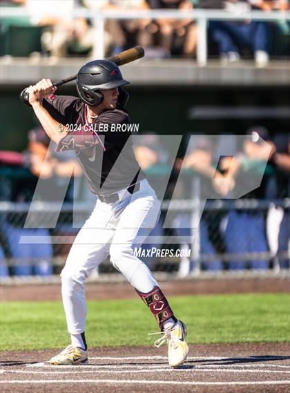 Thumbnail 1 in Maple Mountain vs. Salem Hills (UHSAA 5A Bracket Play) photogallery.