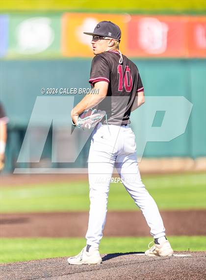 Thumbnail 2 in Maple Mountain vs. Salem Hills (UHSAA 5A Bracket Play) photogallery.