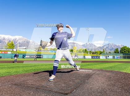 Thumbnail 1 in Maple Mountain vs. Salem Hills (UHSAA 5A Bracket Play) photogallery.
