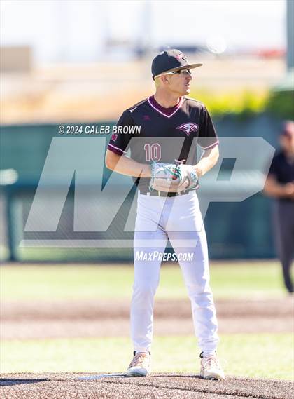 Thumbnail 1 in Maple Mountain vs. Salem Hills (UHSAA 5A Bracket Play) photogallery.