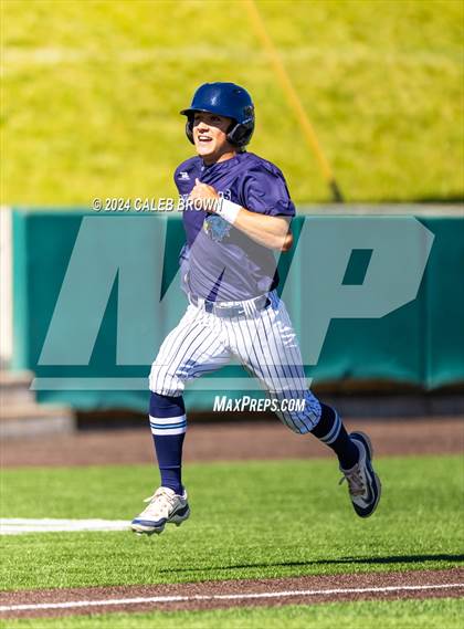 Thumbnail 1 in Maple Mountain vs. Salem Hills (UHSAA 5A Bracket Play) photogallery.