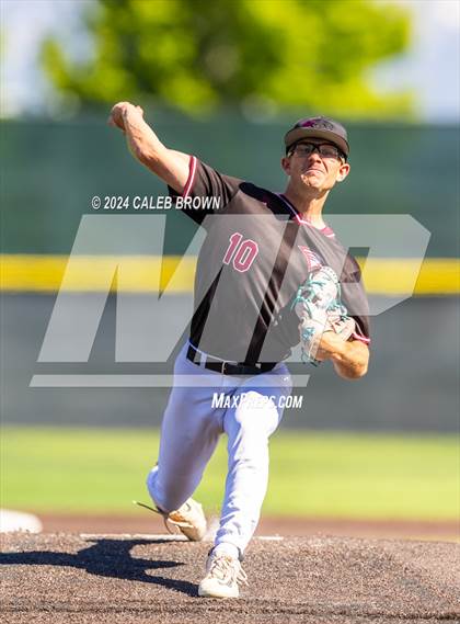 Thumbnail 1 in Maple Mountain vs. Salem Hills (UHSAA 5A Bracket Play) photogallery.