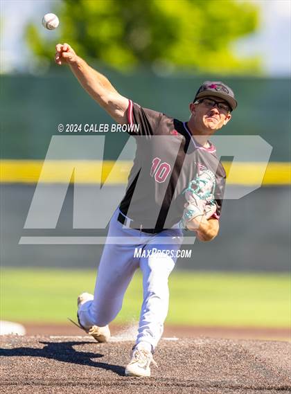 Thumbnail 2 in Maple Mountain vs. Salem Hills (UHSAA 5A Bracket Play) photogallery.