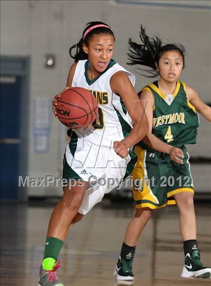 Thumbnail 3 in Westmoor vs. Davis (Coaches vs. Cancer) photogallery.