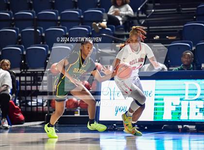Thumbnail 1 in Bellaire vs. DeSoto (RCS Sports Kickoff Classic) photogallery.