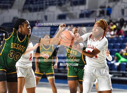 Thumbnail 2 in Bellaire vs. DeSoto (RCS Sports Kickoff Classic) photogallery.