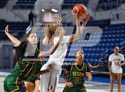 Thumbnail 2 in Bellaire vs. DeSoto (RCS Sports Kickoff Classic) photogallery.