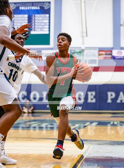 Thumbnail 1 in College Park vs The Woodlands photogallery.