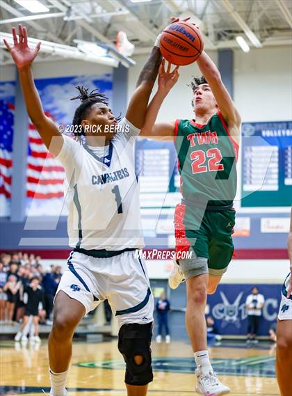 Thumbnail 2 in College Park vs The Woodlands photogallery.