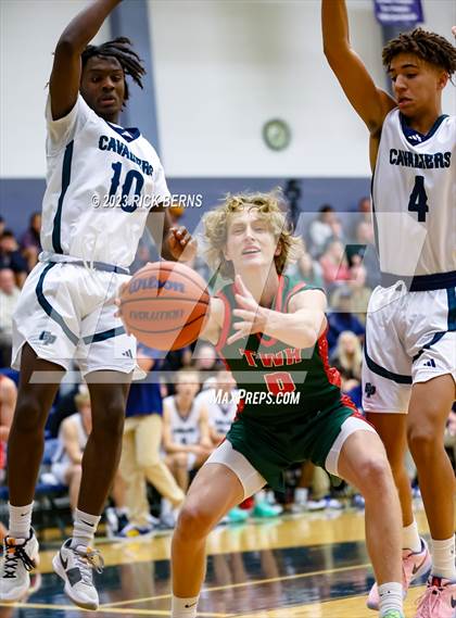 Thumbnail 2 in College Park vs The Woodlands photogallery.