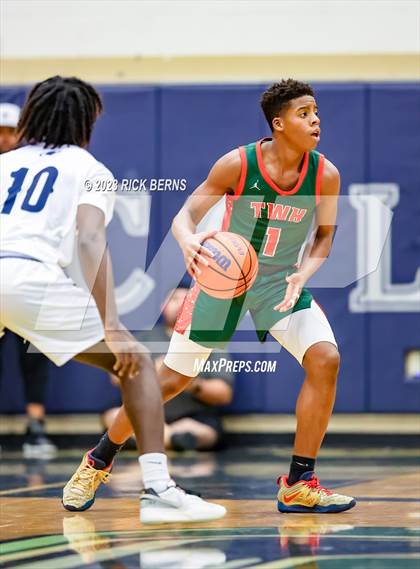 Thumbnail 3 in College Park vs The Woodlands photogallery.