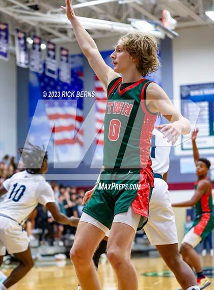 Thumbnail 2 in College Park vs The Woodlands photogallery.