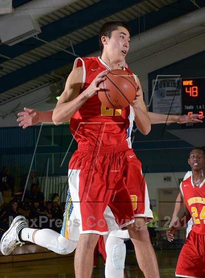 Thumbnail 3 in Center vs. Berkeley (Adidas Challenge) photogallery.