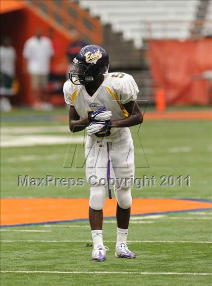 Thumbnail 3 in Ithaca vs. Rochester-East (Syracuse Kickoff Classic) photogallery.