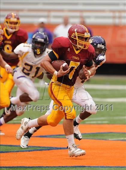 Thumbnail 1 in Ithaca vs. Rochester-East (Syracuse Kickoff Classic) photogallery.