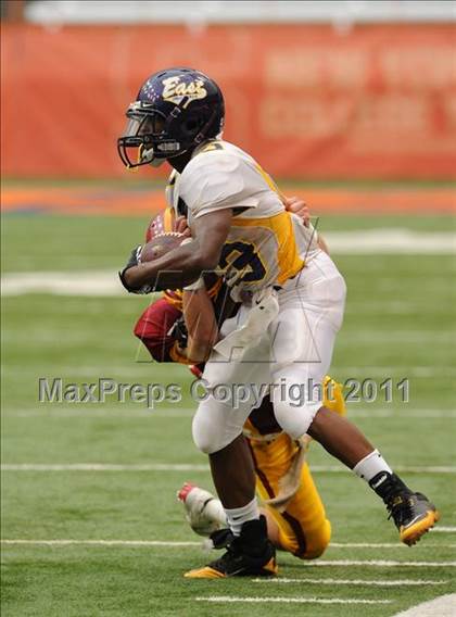 Thumbnail 1 in Ithaca vs. Rochester-East (Syracuse Kickoff Classic) photogallery.