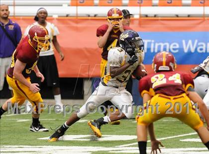 Thumbnail 1 in Ithaca vs. Rochester-East (Syracuse Kickoff Classic) photogallery.