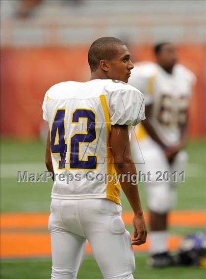 Thumbnail 3 in Ithaca vs. Rochester-East (Syracuse Kickoff Classic) photogallery.