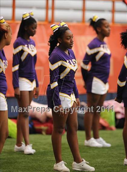 Thumbnail 2 in Ithaca vs. Rochester-East (Syracuse Kickoff Classic) photogallery.