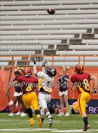 Thumbnail 3 in Ithaca vs. Rochester-East (Syracuse Kickoff Classic) photogallery.