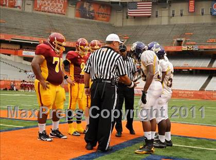Thumbnail 1 in Ithaca vs. Rochester-East (Syracuse Kickoff Classic) photogallery.