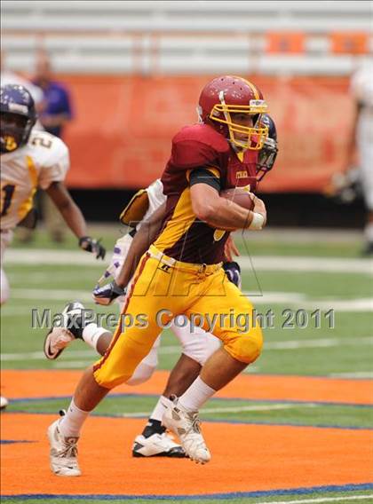 Thumbnail 2 in Ithaca vs. Rochester-East (Syracuse Kickoff Classic) photogallery.