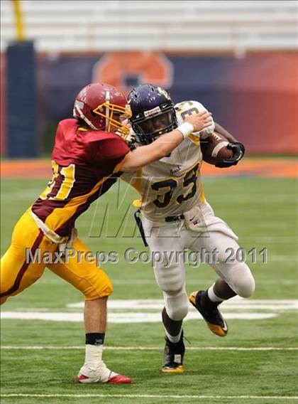 Thumbnail 2 in Ithaca vs. Rochester-East (Syracuse Kickoff Classic) photogallery.