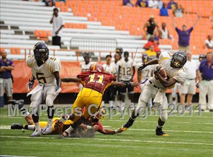 Thumbnail 2 in Ithaca vs. Rochester-East (Syracuse Kickoff Classic) photogallery.