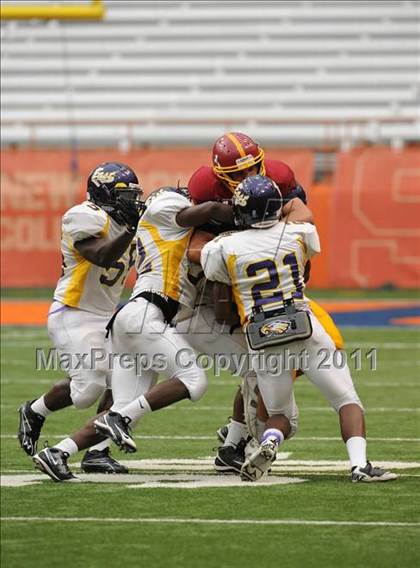 Thumbnail 3 in Ithaca vs. Rochester-East (Syracuse Kickoff Classic) photogallery.
