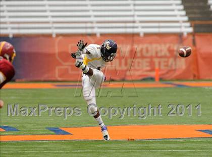 Thumbnail 1 in Ithaca vs. Rochester-East (Syracuse Kickoff Classic) photogallery.
