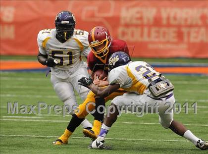 Thumbnail 3 in Ithaca vs. Rochester-East (Syracuse Kickoff Classic) photogallery.