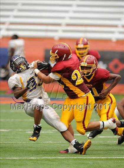 Thumbnail 3 in Ithaca vs. Rochester-East (Syracuse Kickoff Classic) photogallery.
