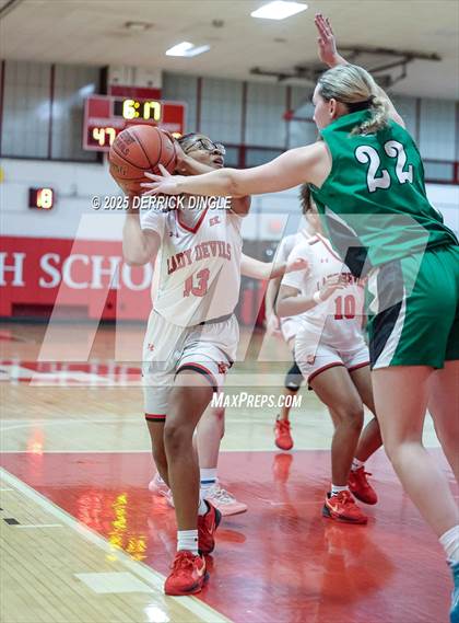 Thumbnail 2 in Farmingdale vs Freeport (Section 8 Class AAA Quartfinals) photogallery.