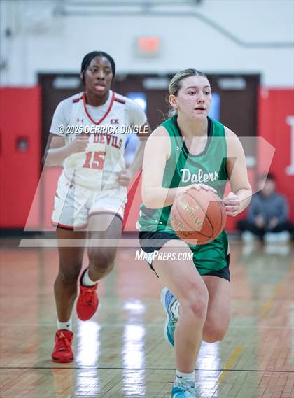 Thumbnail 3 in Farmingdale vs Freeport (Section 8 Class AAA Quartfinals) photogallery.