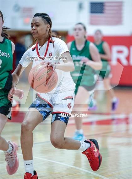 Thumbnail 2 in Farmingdale vs Freeport (Section 8 Class AAA Quartfinals) photogallery.