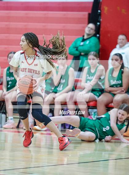 Thumbnail 1 in Farmingdale vs Freeport (Section 8 Class AAA Quartfinals) photogallery.