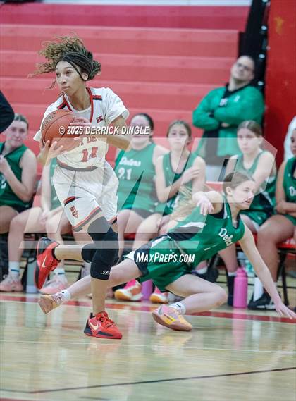 Thumbnail 3 in Farmingdale vs Freeport (Section 8 Class AAA Quartfinals) photogallery.