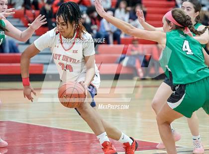 Thumbnail 2 in Farmingdale vs Freeport (Section 8 Class AAA Quartfinals) photogallery.