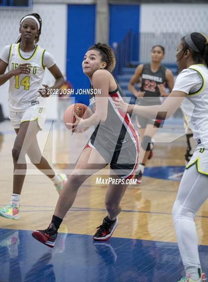Thumbnail 2 in Sidwell Friends vs. DeSoto photogallery.
