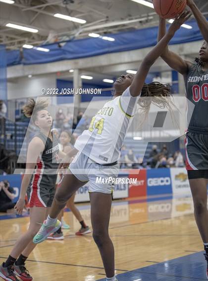 Thumbnail 1 in Sidwell Friends vs. DeSoto photogallery.