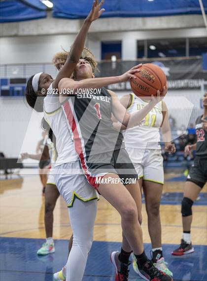 Thumbnail 1 in Sidwell Friends vs. DeSoto photogallery.
