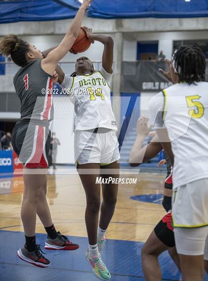 Thumbnail 3 in Sidwell Friends vs. DeSoto photogallery.