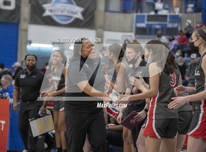 Thumbnail 2 in Sidwell Friends vs. DeSoto photogallery.