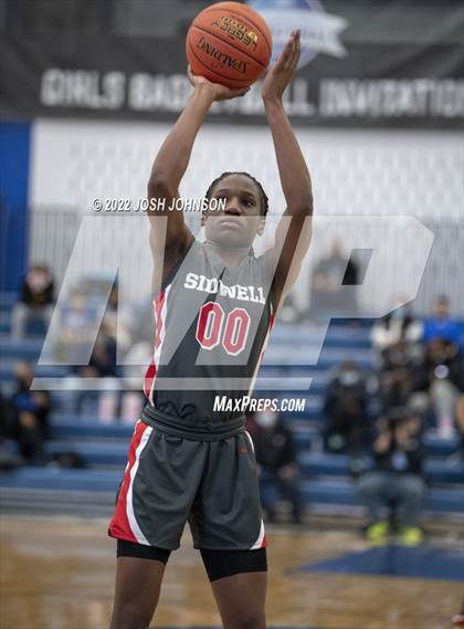 Thumbnail 2 in Sidwell Friends vs. DeSoto photogallery.